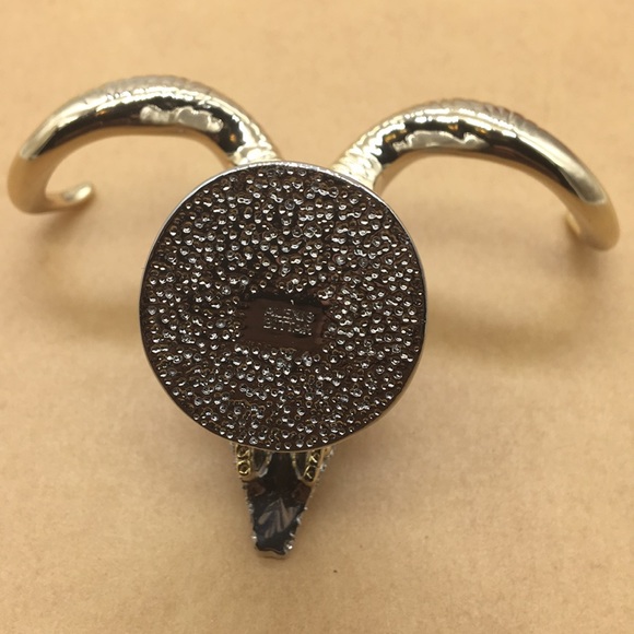 Encrusted Ram Ring Holder - Picture 3 of 4